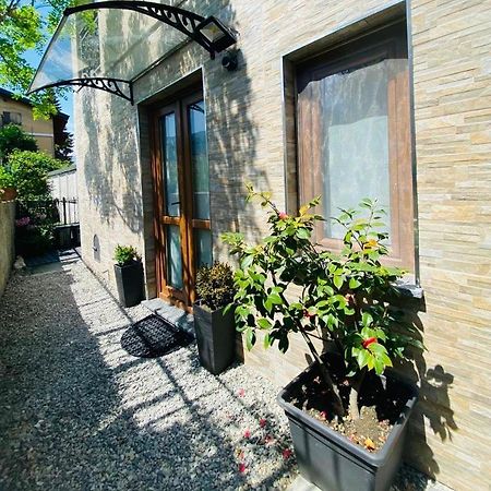 Casa Azalea Lägenhet Colico Exteriör bild
