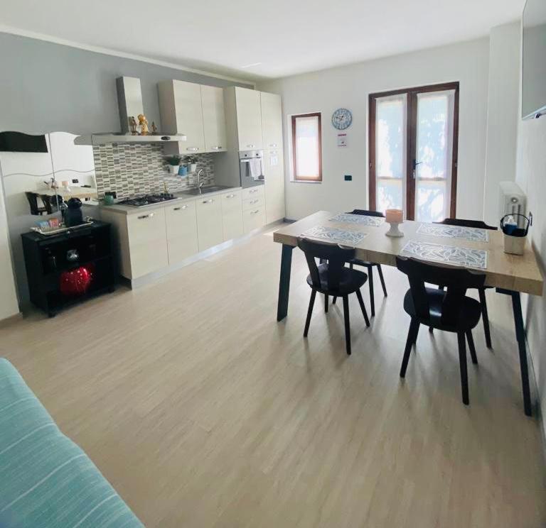 Casa Azalea Lägenhet Colico Exteriör bild