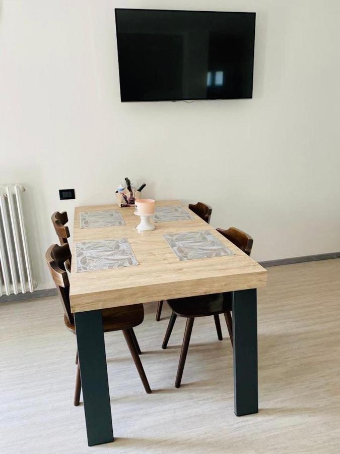Casa Azalea Lägenhet Colico Exteriör bild